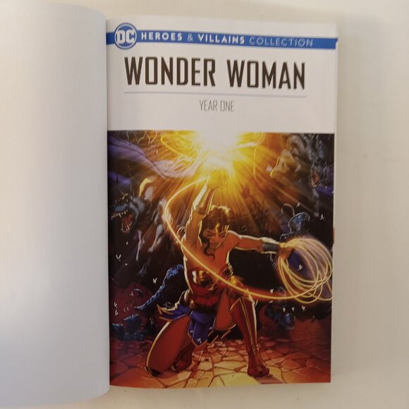 Lot Wonder Woman Year One - DC Comics Heroes & Villains Graphic Novel Collection - Picture 9 of 15